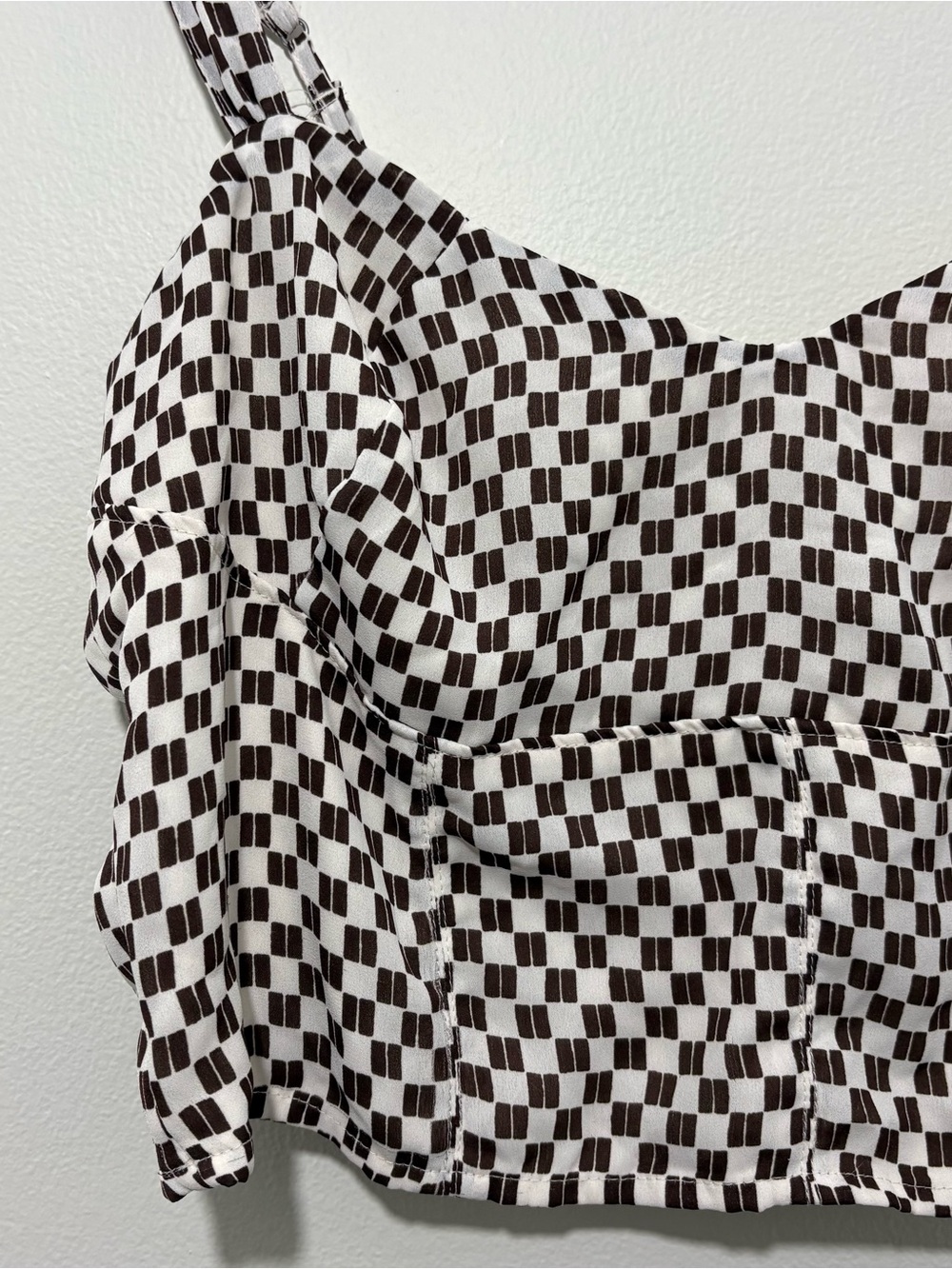 Abercrombie & Fitch brown checkered print cropped tank top (large) - Picture 2 of 5